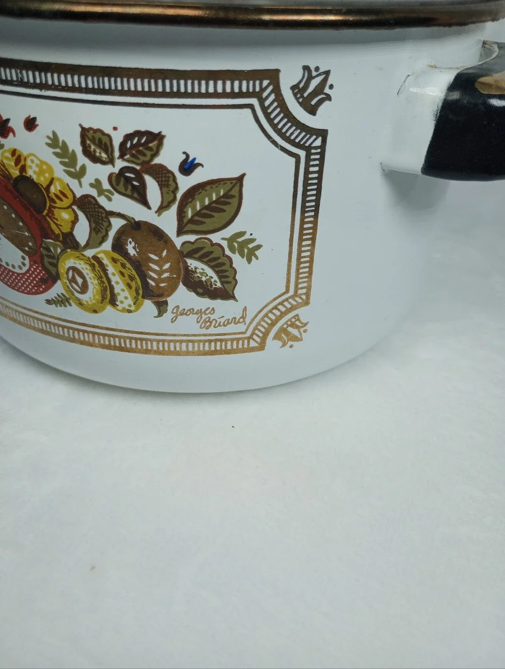 VTG George's Briard Cottage Granny Metal Enamel Coated Pan Fruit Pattern 2-6 Qt